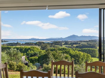 Private Retreat with Stunning Sea Views