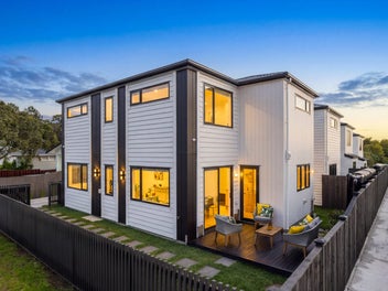 Standalone Freehold Beauty in Prime Greenbay