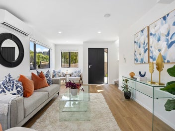 Standalone Freehold Beauty in Prime Greenbay