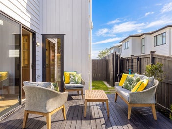 Standalone Freehold Beauty in Prime Greenbay