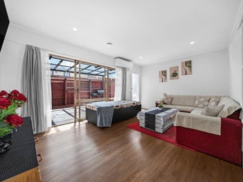 Location, Lifestyle, Low Maintenance Living!