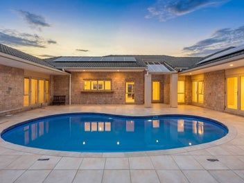 Highly Motivated Overseas Owner – Must Sell!