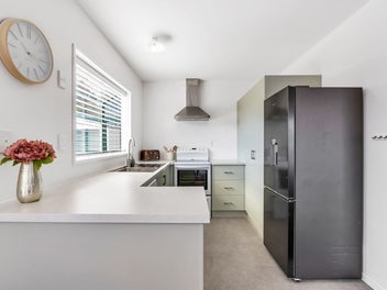 Stylish Renovation + Large Sleepout & Garage!