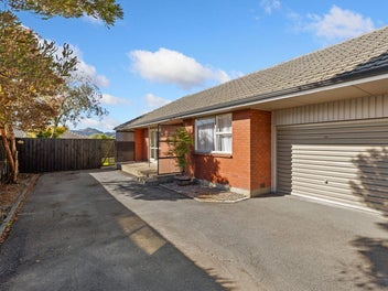 Easy Care Living with a Cashmere Hills Backdrop