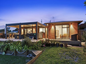 The entertainer’s retreat!