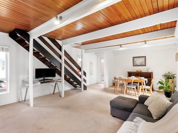 Thorndon Value: Vendor Says Sell!