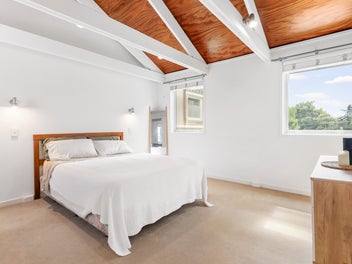 Architectural Charm, City-Fringe Ease