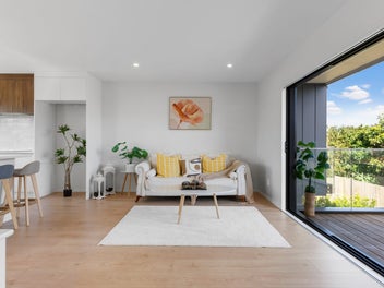 Freehold, Modern, 2023 Build