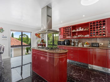 Motivated Vendors Relocating!