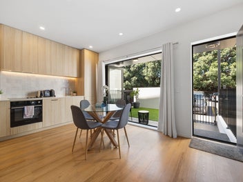 Convenience Meets Value - Must Be Sold