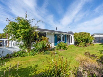 RENOVATION ALL DONE - YOURS TO ENJOY