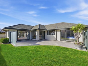 Sun, Space & Cul-de-Sac Serenity!