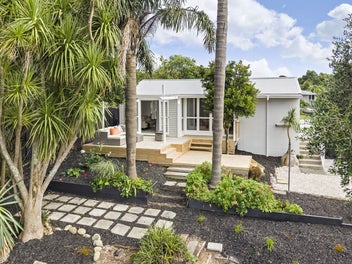 Move In, Put Your Feet Up - NEEDS TO SELL ASAP!