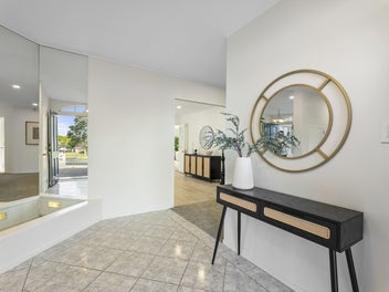 Executive living - Make it yours!