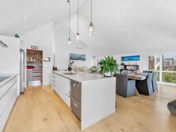 ICONIC BEACHLANDS BOATHOUSE