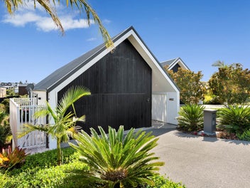 ICONIC BEACHLANDS BOATHOUSE