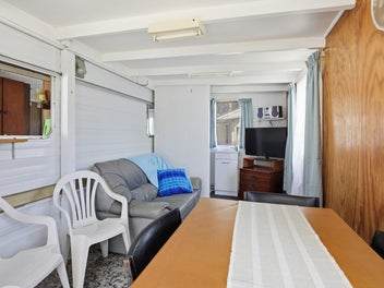 Bring an offer - Motivated vendor