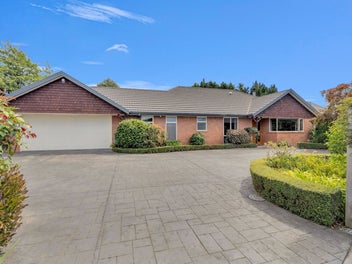 Established Elegance on a Grand 1245m²