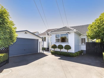 Secret garden retreat with sleepout