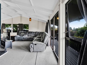 Highlands Park - Priced to Sell!