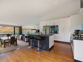 Home & Income Fernhill, Queenstown