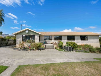 In the Heart of Hawea with Real Potential