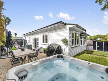 Remuera character meets Meadowbank School