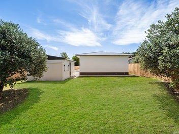 Cute 1950’s Home on Flat, Freehold Site!