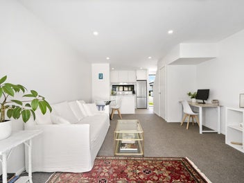 Modern, freehold, effortless