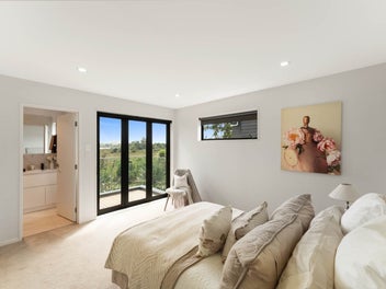 Panoramic Diamond in the Crown