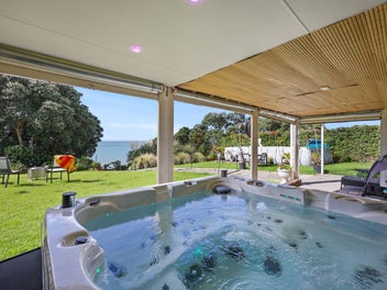 Absolute Beachfront Paradise-Mystical Cove Setting