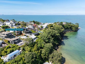 High-Spec Coastal Living