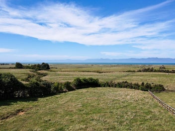 Elevated views over Miranda