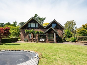 The Ultimate Lifestyle Package–Home, Land...