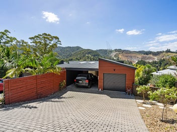 Funky Apartment-Style Living - With Maunu Views