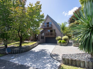 Storybook Cul-de-sac Living