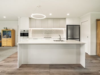 Striking Home on 1000m2 Section - still available