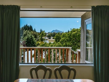 Seclusion in Central Wanaka