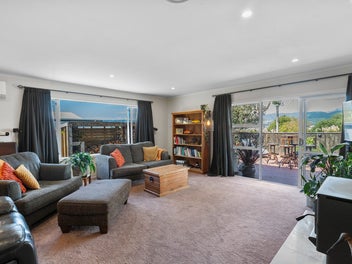 Coastal living with room for the boat!