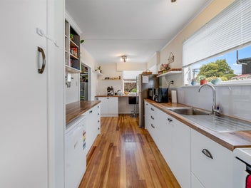 Park Views in Sought After Silverdale!