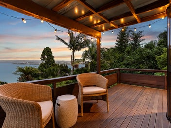 Sea Views, School Zones & Seamless Living