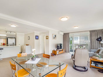 Easy Living in Kensington Park