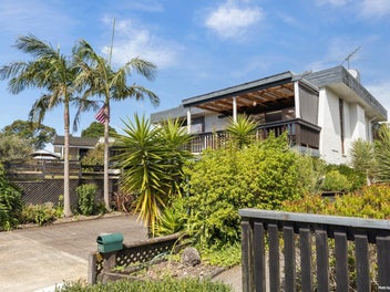 Elevated Living with Lovely Rural Views-Act Quick!