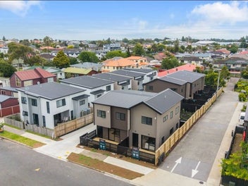 Image 1 of 21