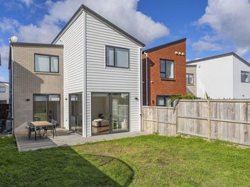 Modern Coastal Living in the Heart of Hobsonville