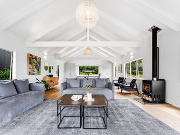 Pure calm. Timeless black and white.