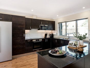 Golfside Luxury with Spa, & Entertainer’s Flow