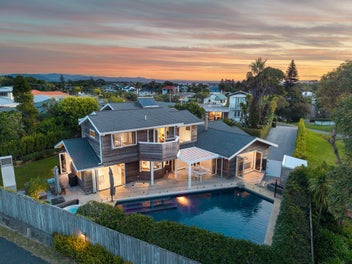 Grand Family Retreat on Moa Park