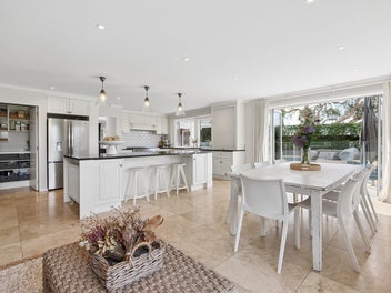 Grand Family Retreat on Moa Park