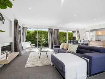 Immaculate Executive Home - Architectural Design